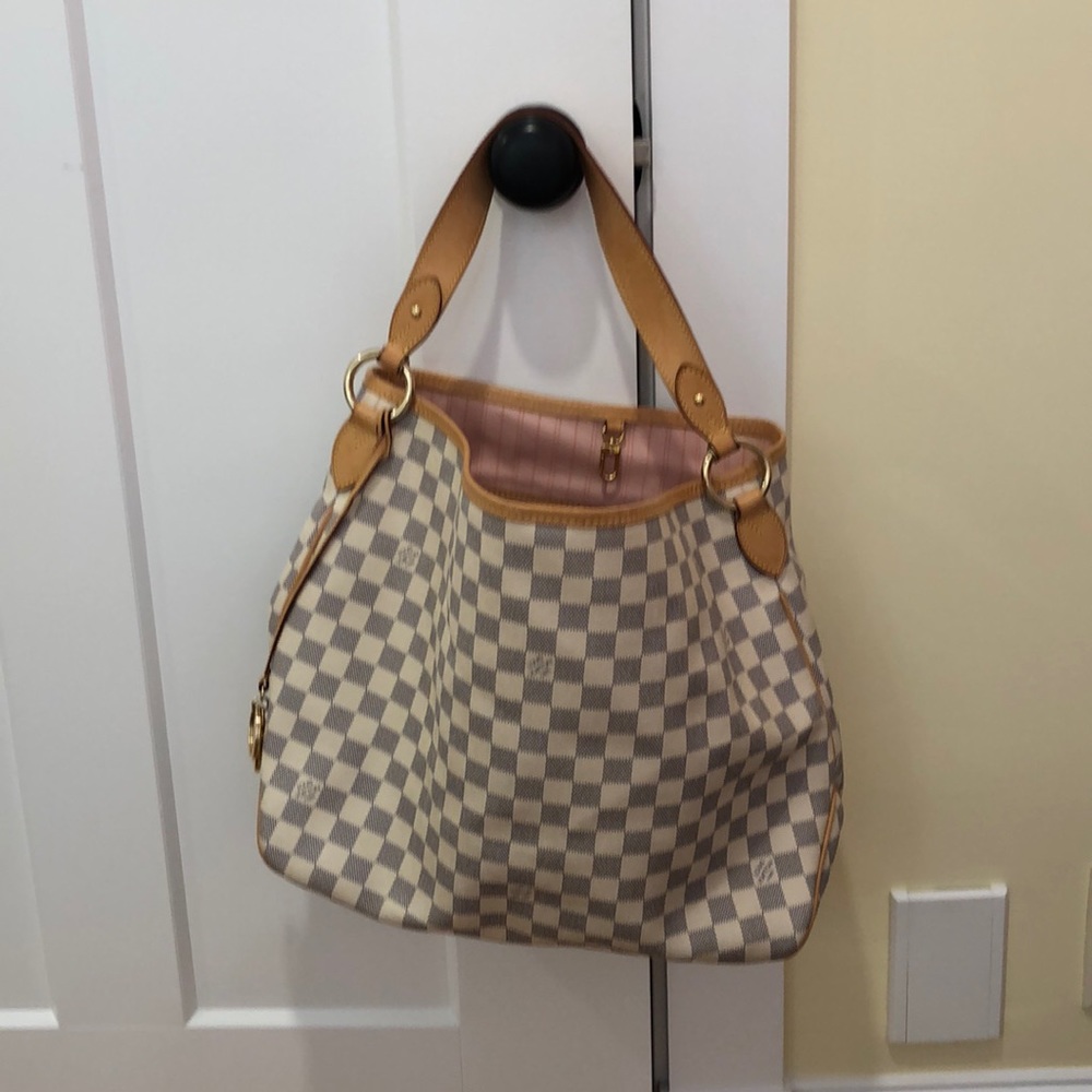 Large Louis Vuitton logo purse- Delightful MM